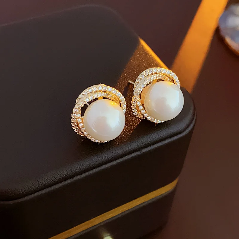 العصرية جولة تقليد أقراط اللؤلؤ للمرأة البسيطة رائعة لامعة الزركون وأقراط مجوهرات الأزياء حفلة العروس الزفاف K1