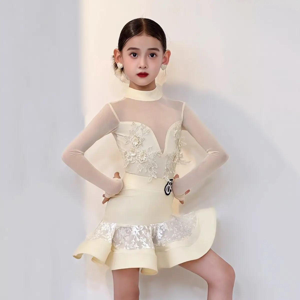 Schwarzes Latein-Tanzkleid für Mädchen, hochgeschlossener Kragen, lange Ärmel, Tanzbekleidung für Kinder, Cha-Cha, Standardtanz, Swing-Tanz, Trainingskostüm. – Detail 10