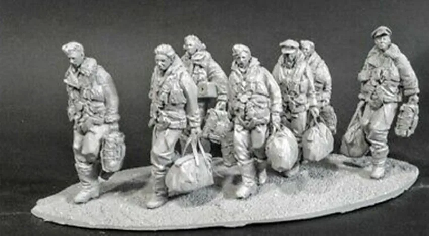 1/32 Scale Die Cast Resin Figure Model Assembly Kit Resin US Soldier (7 Persons) Unpainted Requires Assembly Includes Platform