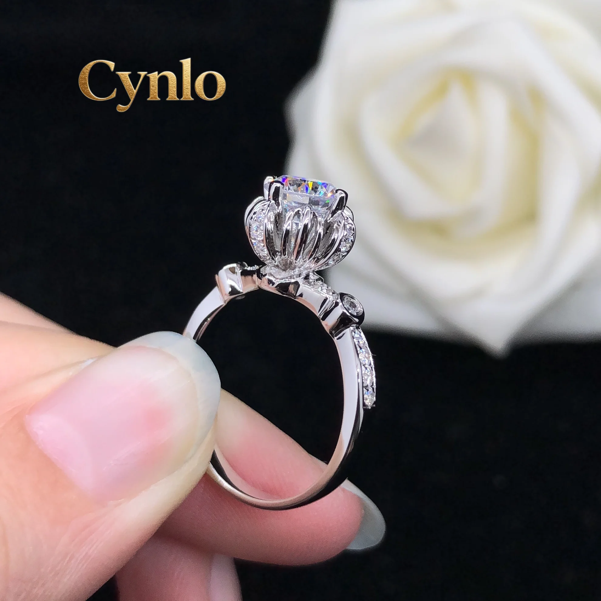 

Cynlo Jewelry New Arrival 1Ct 6.5mm D Color VVS1 Moissanite Engagement Ring AU750 18K White Gold Ring Wedding Diamond Jewelry R1