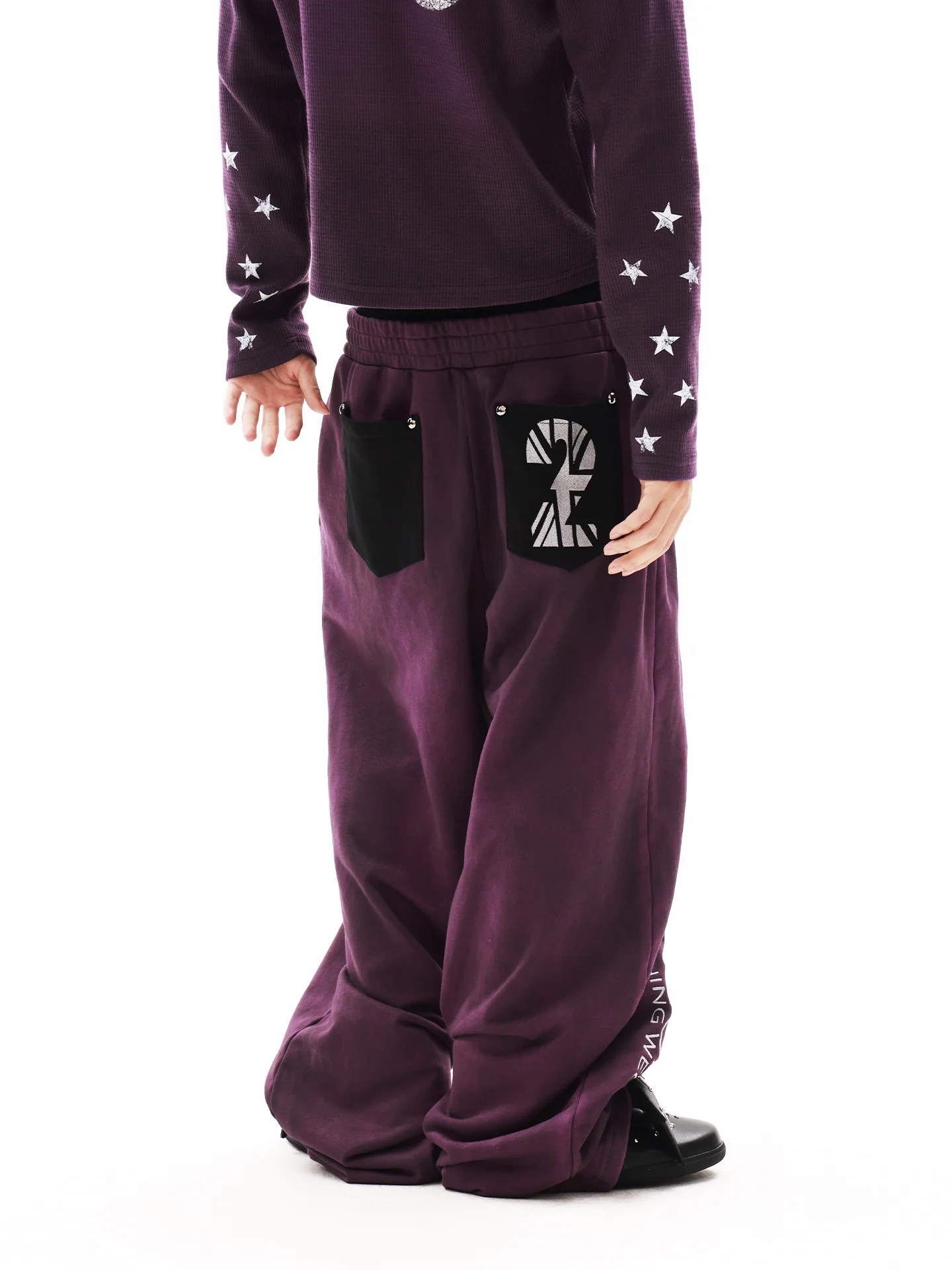 American street style mopping pants double waist rivet skull graffiti loose straight casual pants for men and women.