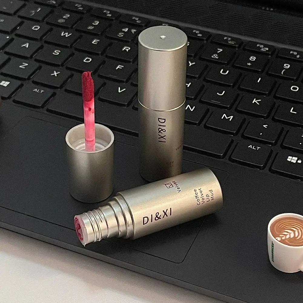 Tubo Lip Glaze Smoothing Batom, Nude Red Matte, Brilho Labial Sólido, Creme de Bálsamo Labial, Design Criativo Cosmético, 6 cores