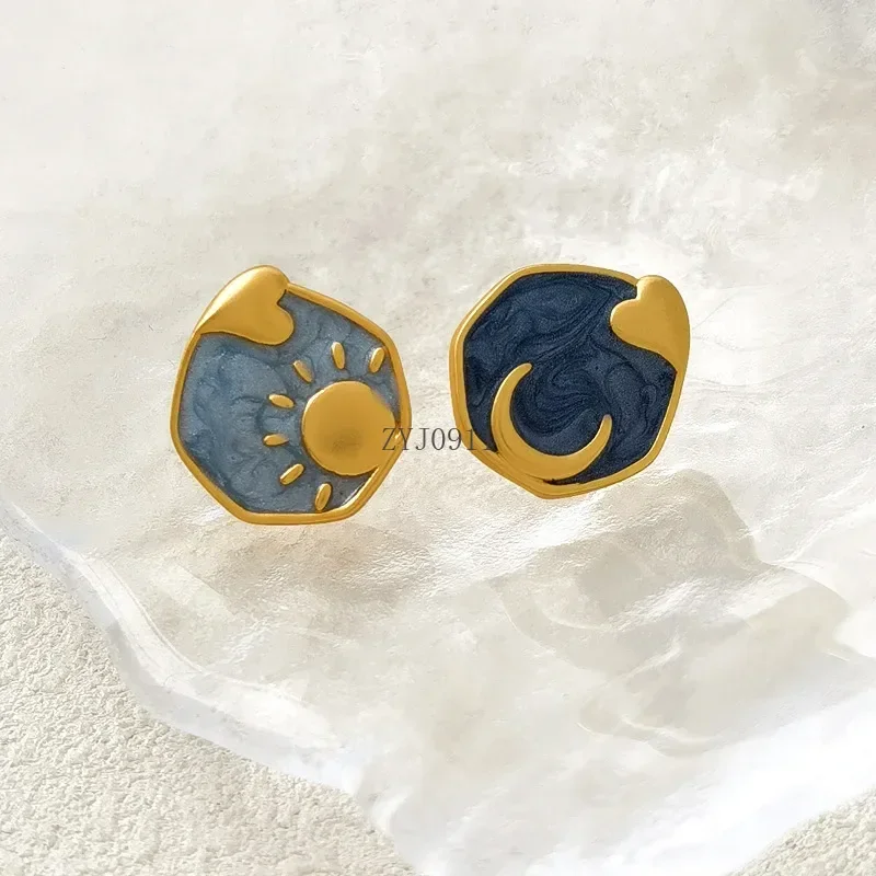 *المجوهرات العصرية ببساطة تصميم القمر القلب 2024 الاتجاه الجديد جودة عالية الأزرق اللون وأقراط للنساء هدية غرامة اكسسوارات