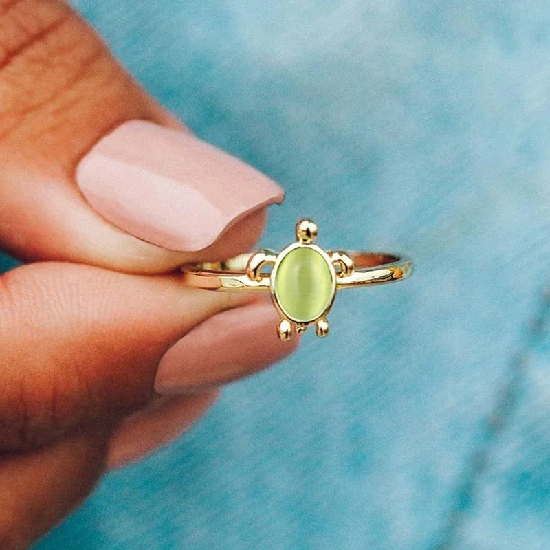 Huitan Chic Green Imitation Opal Turtle Designed Rings for Women Noble Funny Gold Color Accessories Versatile Party Jewelry Gift