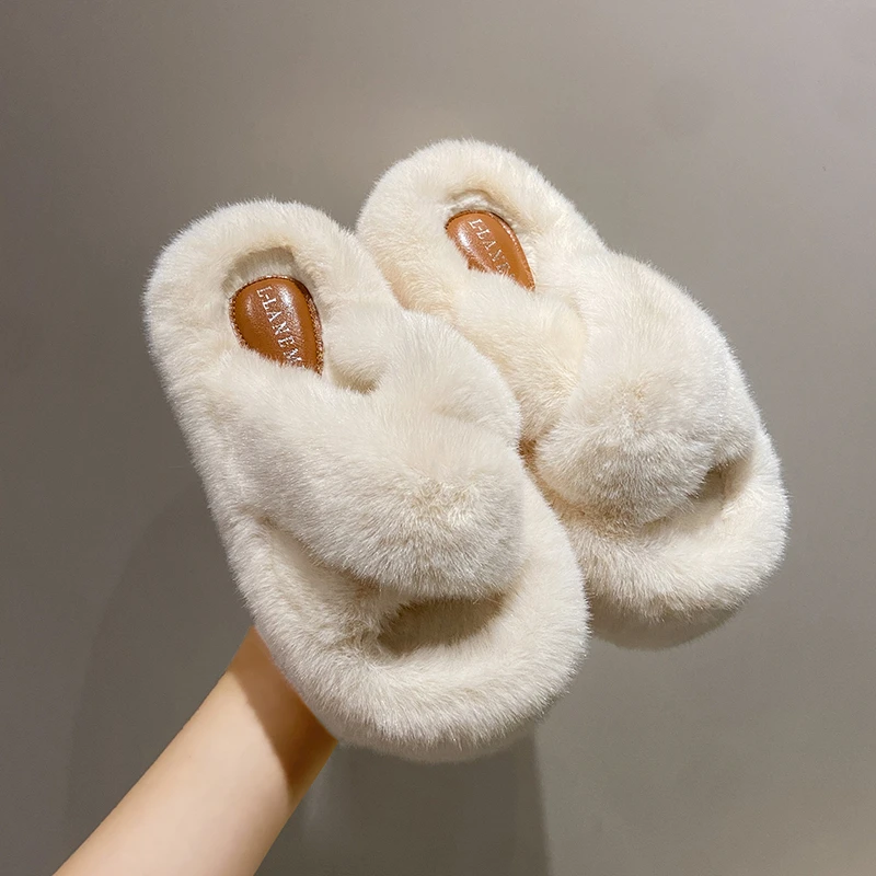 Chunky Platform Fur Slippers Women 2023 Winter Thick Bottom Furry Outdoor Slippers Woman Plus Size 42 Short Plush Designer Shoes