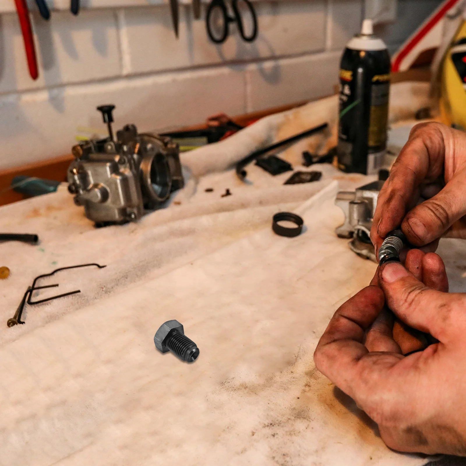 

Automotive Engine Oil Plug M10 Carbon Steel Reliable Oil Pan Drain Bolt Leakproof Seal Compatible with Various Car Models Drain