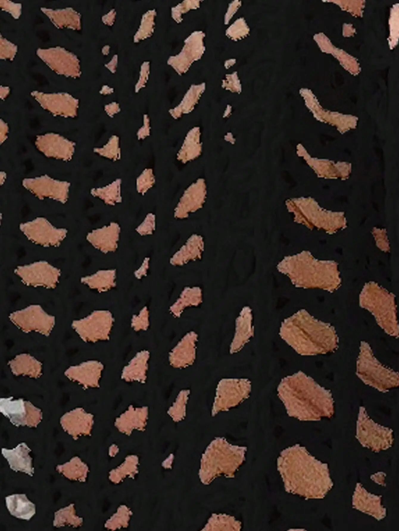 

Женское вязаное пляжное платье с длинными рукавами и ажурным узором