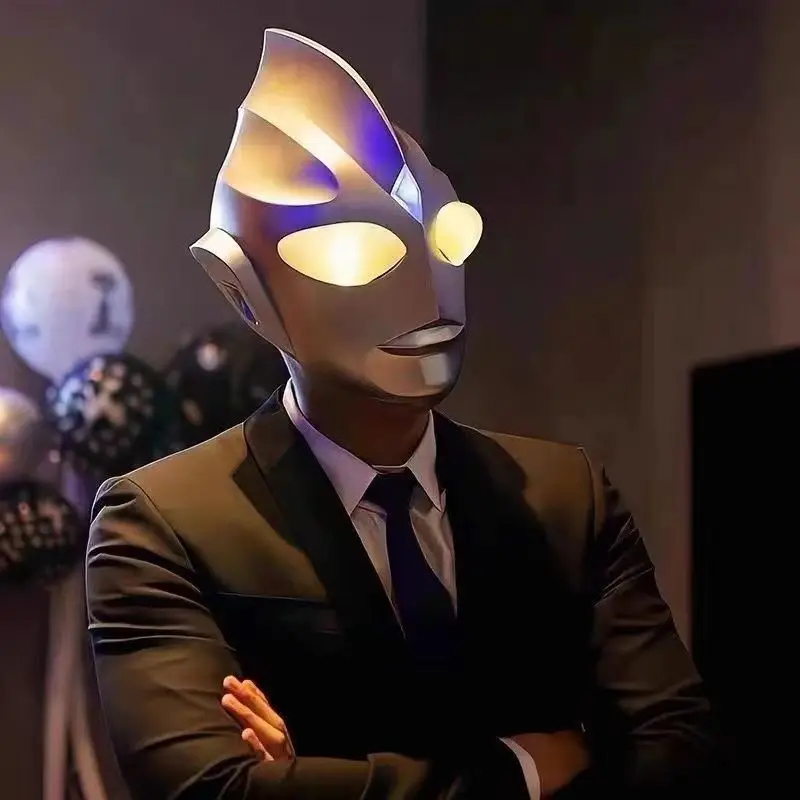 Hełm Supermana z figurką, podświetlany, sterowany dotykowo, UTM Tiga, modny prezent dla fanów animacji.