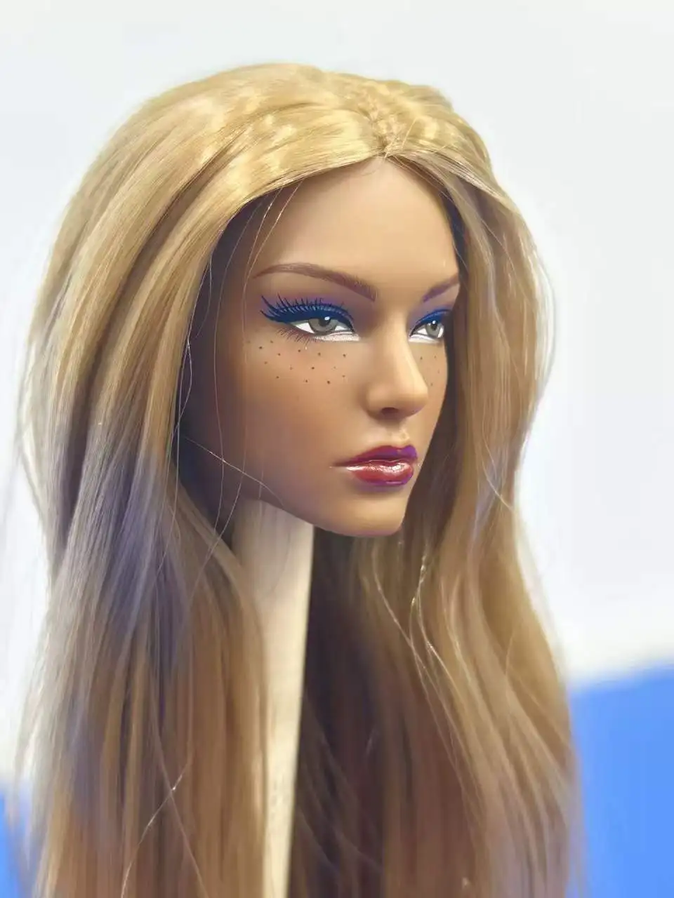 1/6 Scale Collectible Supermodel Head Customizable Doll with Multi-Hair Color Styles Curly Straight Optional for Enthusiasts