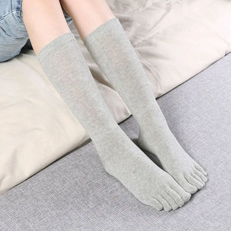 Women Five Finger Long Tube Socks Simple Solid Color Soft Casual Breathable Toe Separated Cotton Socks 5 Toes Socks with Toes