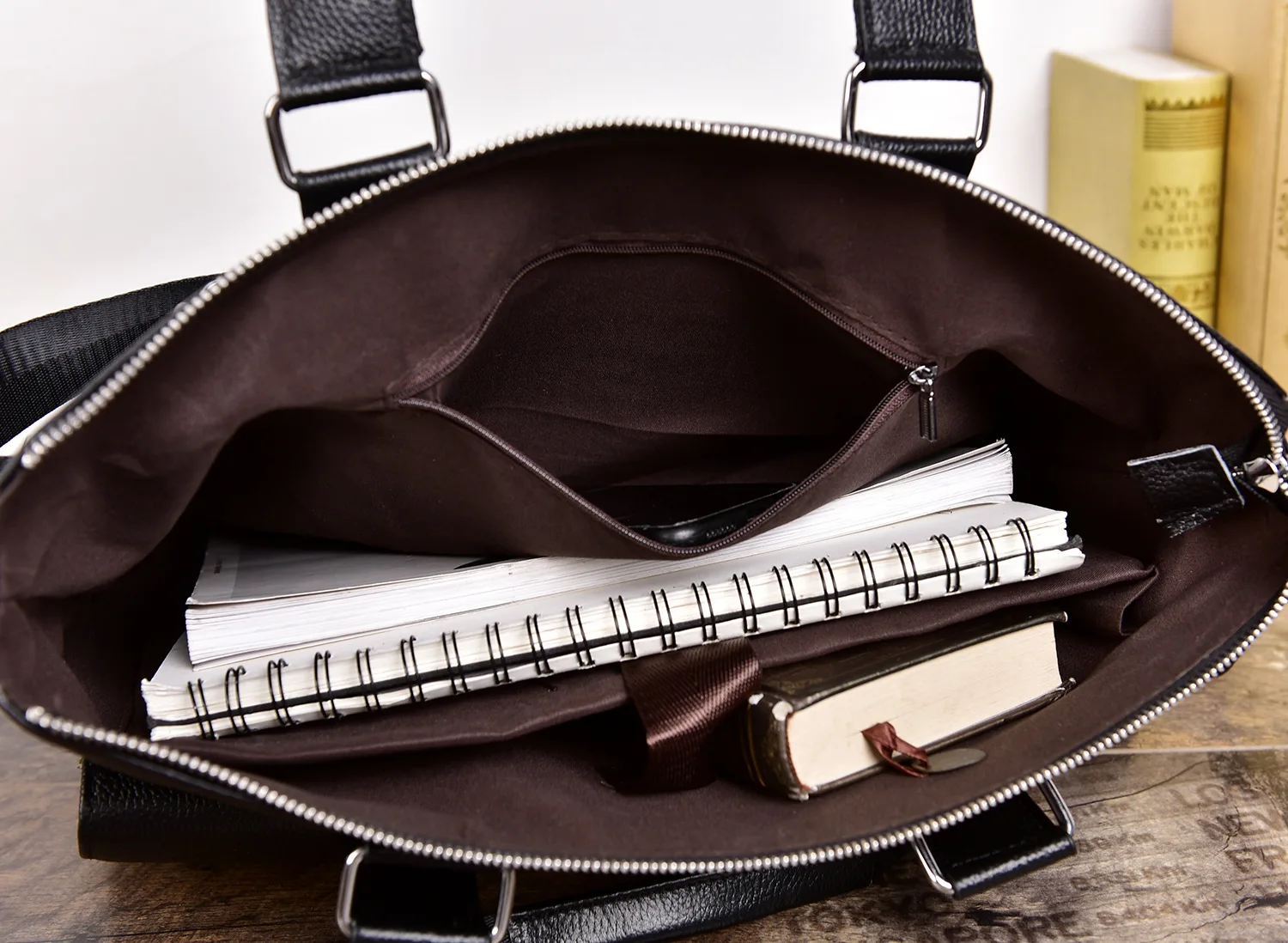 2026 New Luxury Cow Genuine Leather Business Men's Briefcase Male Shoulder Bag Men Messenger Bag 15.6 Inch Tote Computer Bag