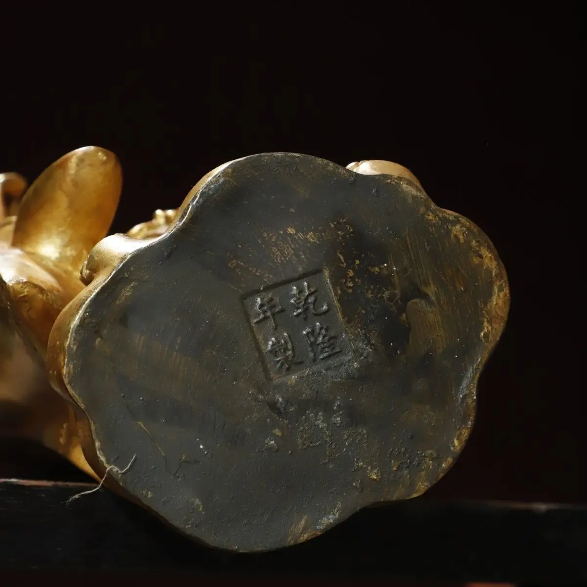 Copper gilt [Taishang Laojun] Height 38 cm Width 13 cm Thickness 10 cm Weight 3.3 kg