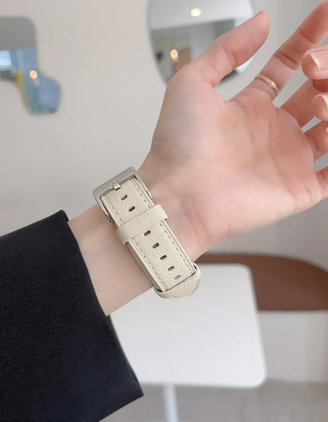 Superior Leather loop Correa For Apple Watch band Series 11/110/9/8/7/6/5/4/3/2 38mm 40mm 41mm 42mm 44mm 45mm 46mm 49mm Strap