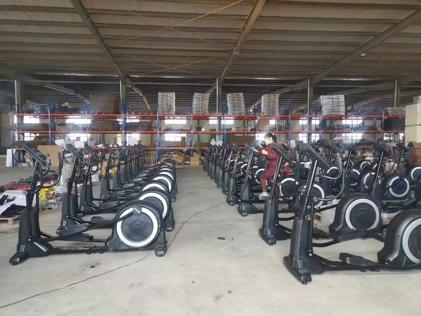 Most Popular Stable Self-generating Commercial Elliptical Machine Rear-wheel Drive Steel Construction LED Display 200kg