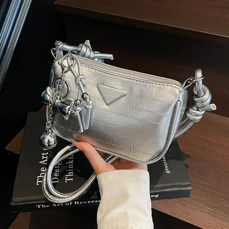 

2026 New Shoulder Bag Korean Version PU Texture Silver Niche Design Messenger Bag Simple Versatile Commuter Leisure Bag