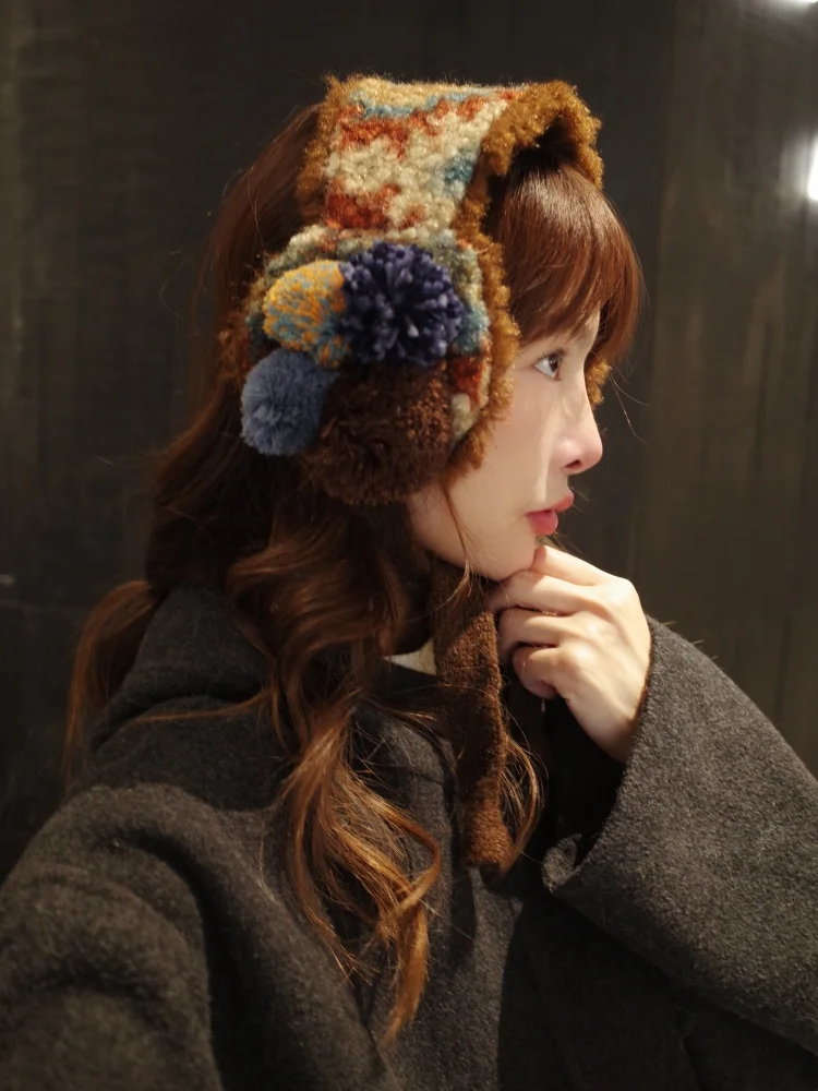 cache-oreilles-pour-femmes-faits-a-la-main-avec-degrade-chauds-pour-l'hiver-ornes-de-pompons-en-fourrure-style-ethnique-pour-une-protection-contre-le-froid