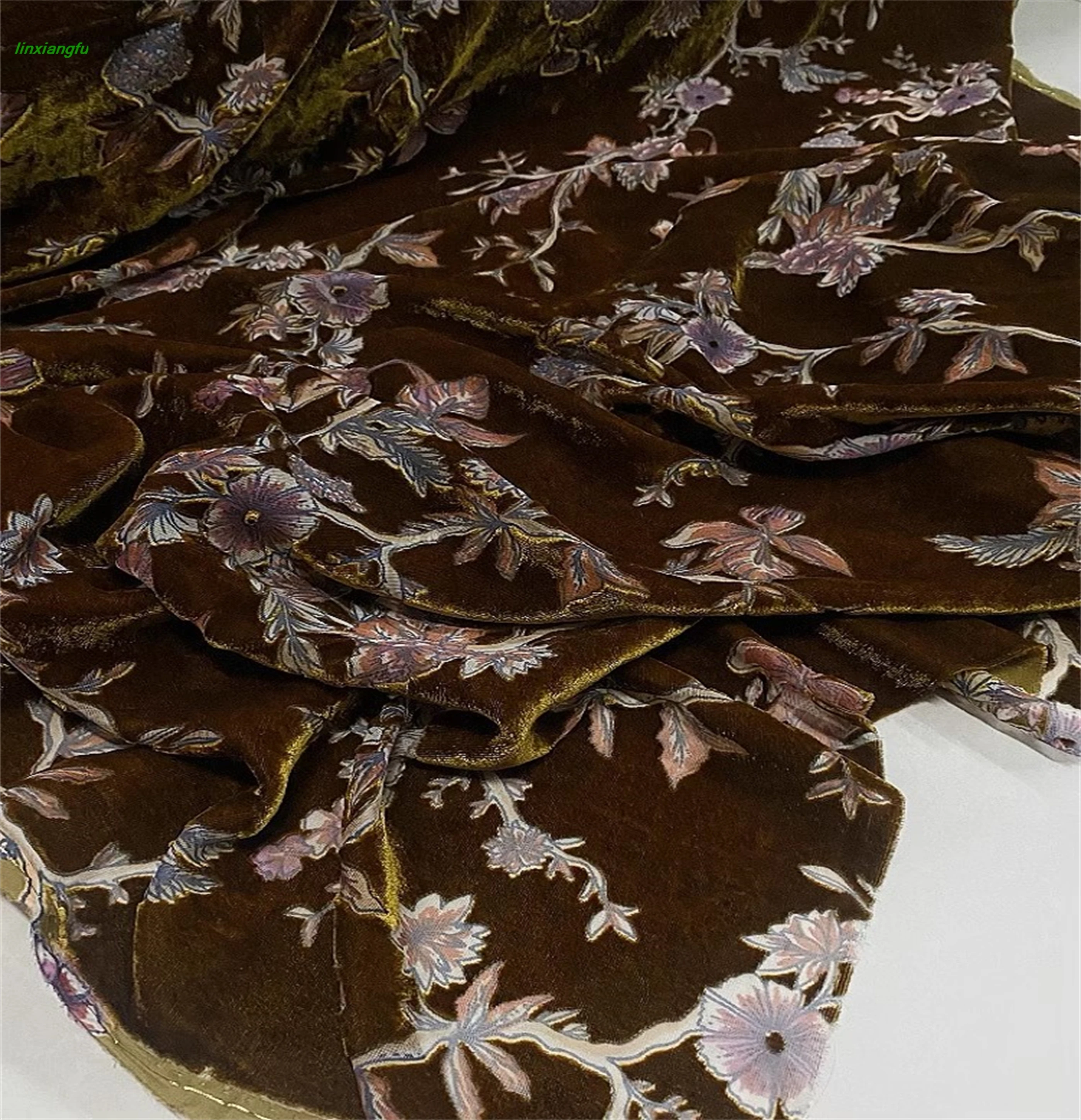 Elegant and glossy jacquard real velvet fabric, dress new Chinese qipao mulberry silk fabric