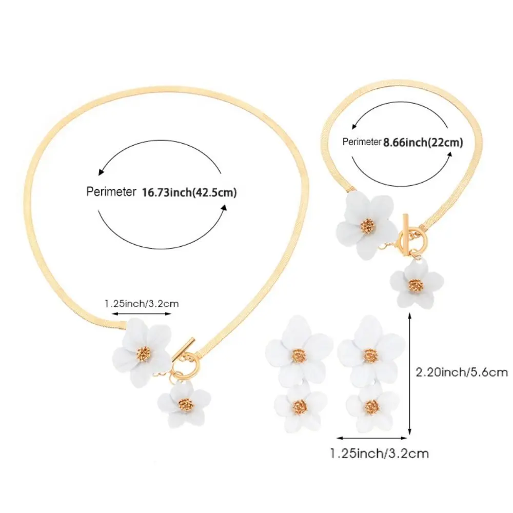 OT バックルフラワーネックレスイヤリングセット誇張されたメタルフラワージュエリーセットボヘミアスタイル繊細なペンダントジュエリースーツギフト