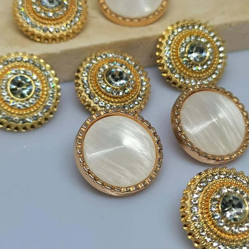 18MM Luxury Gold Metal Rhinestone Buttons Of Clothing Wholesale High Quality Round Fashion Decor Button Sewing Notions Apparel