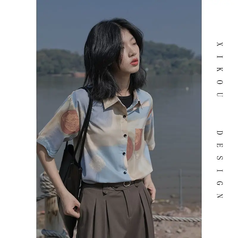 Summer Woman Clothes HongKong Retro Style Loose Casual Short Sleeve Shirt Printing Vacation Style Outerwear Top Youth Fashion