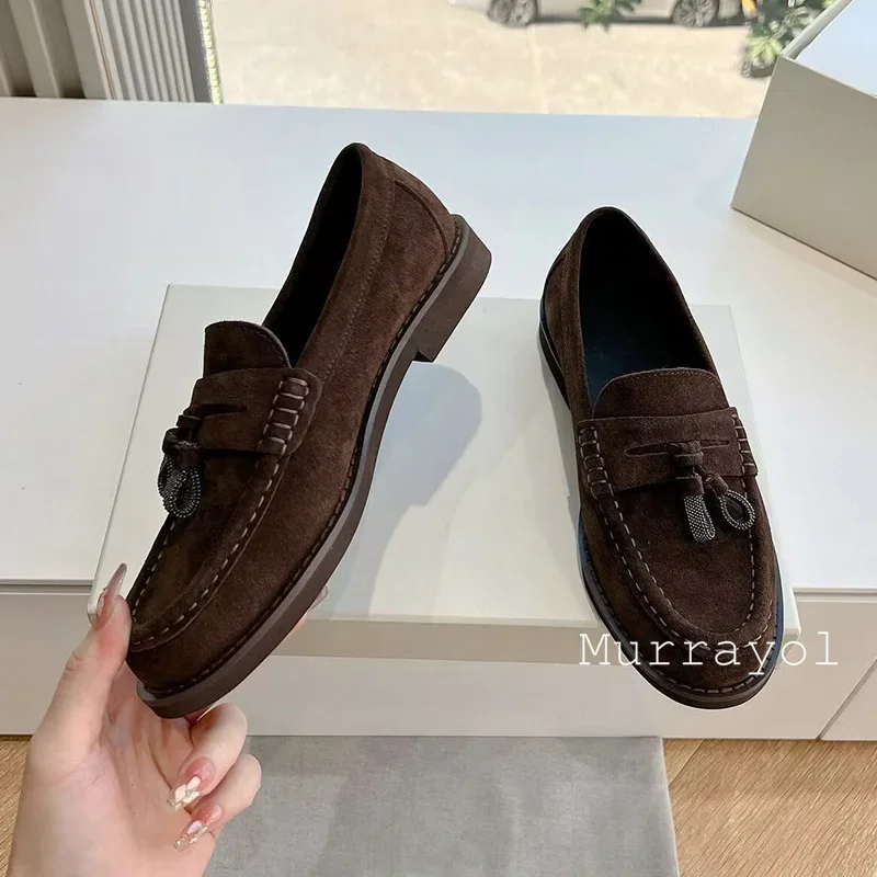 Новинка 2025, женские лоферы на плоской подошве с круглым носком и кисточками, однотонные туфли на плоской подошве из натуральной кожи, весенне-осенние туфли-лодочки