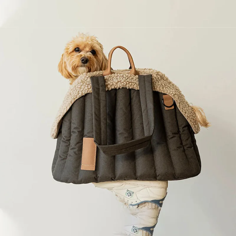 

Factory direct sales room cotton pet bag, ultra light and waterproof pet tote bag, dog winter warmth, portable outdoor bag