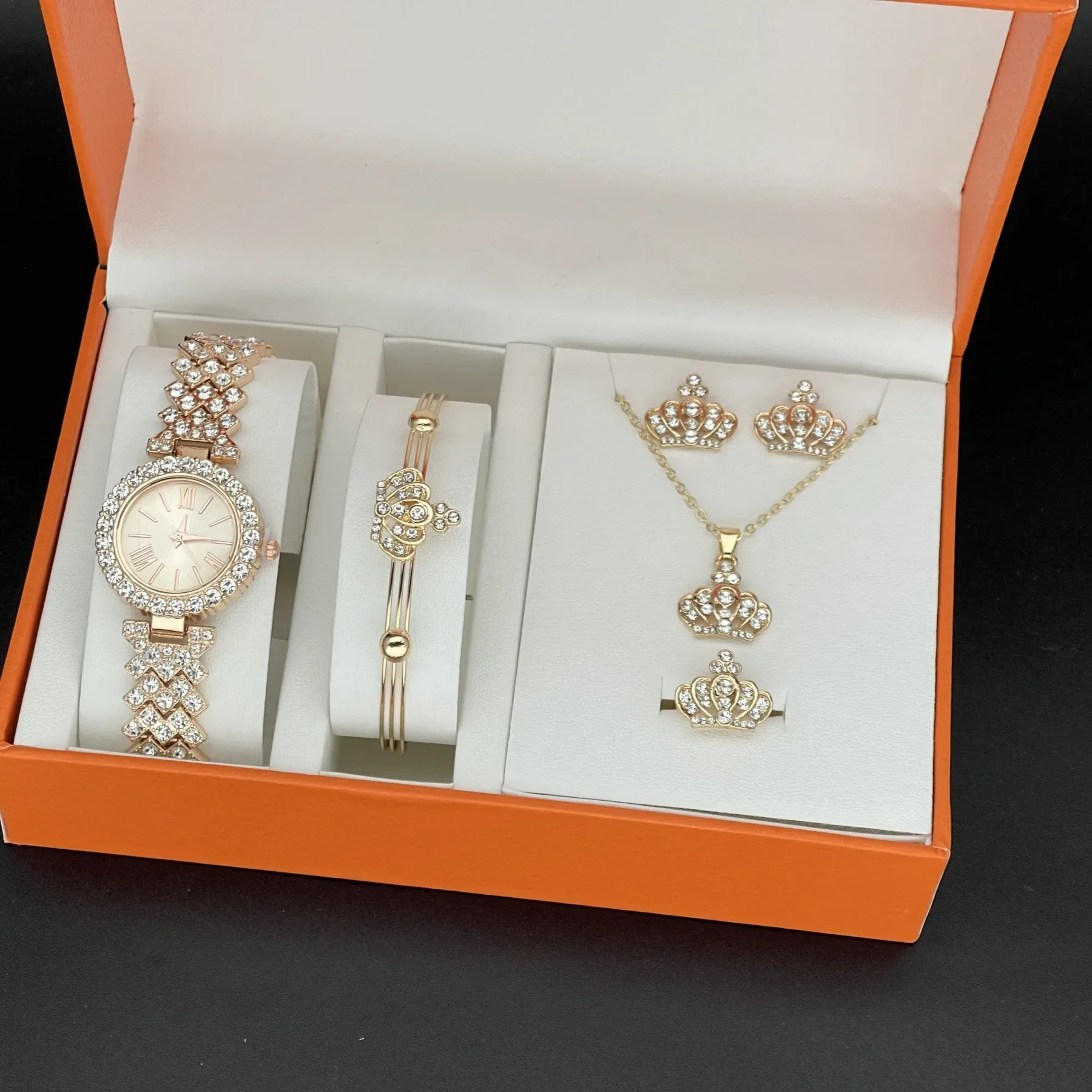 

6 шт. красные круглые кварцевые часы с ремешком из нержавеющей стали, указатель из цинкового сплава, циферблат и браслет из цинкового сплава с сердцем из рейнского камня