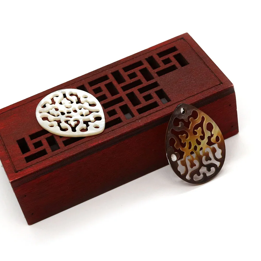 

Water Drop-shaped Carved Natural Shell Pendant Openwork Design Charms Jewelry for Making Necklaces Earrings Women Accessories