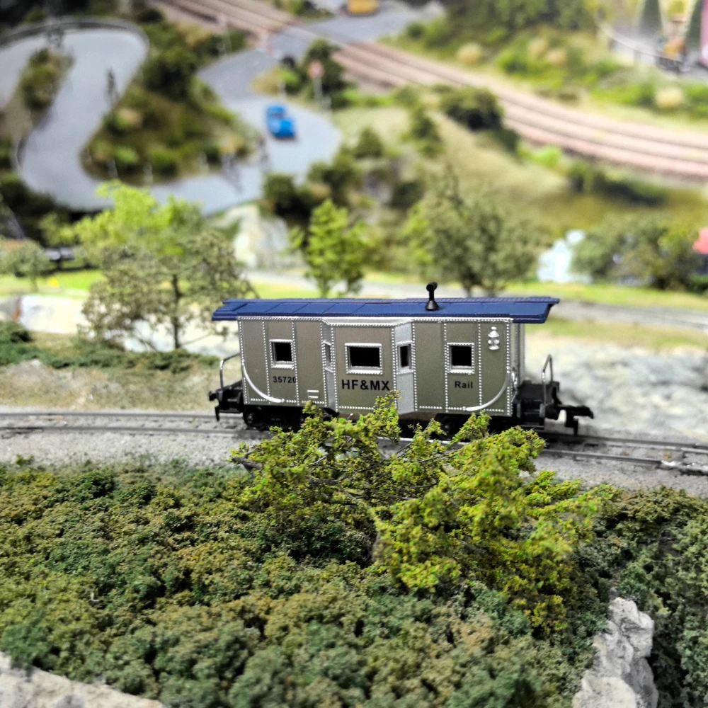 

HO Type 1:87 Toy Train Caboose Carriage Metal Wheels and European Coupler Train Model Toy Desktop Ornaments Boy Toy Gift
