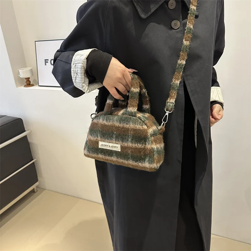 Stylish Retro Plush Plaid Women's Crossbody Shoulder Bag