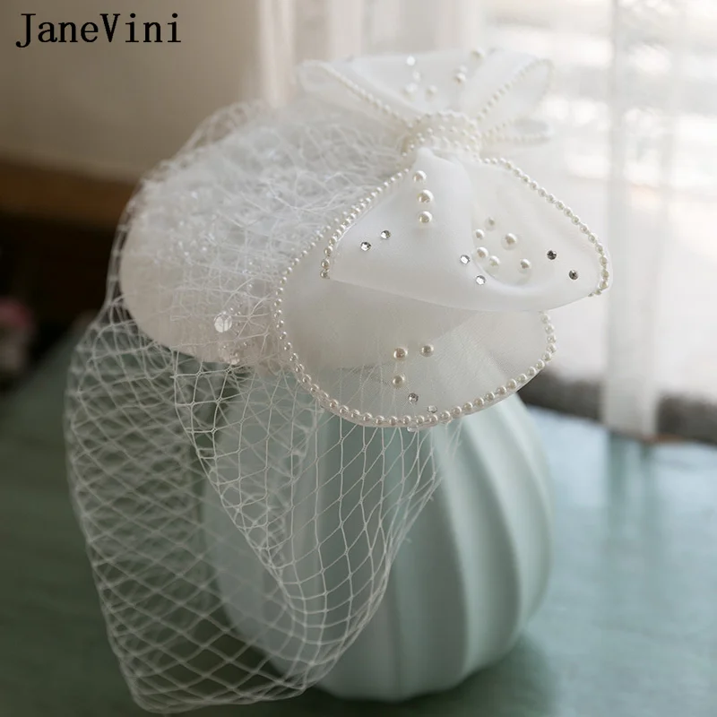 JaneVini 2022 White Sequined Bridal Hat with Pearls Bow Beaded Mesh Veil Wedding Party Bride Hats Haar Accesoires Voor Bruiloft