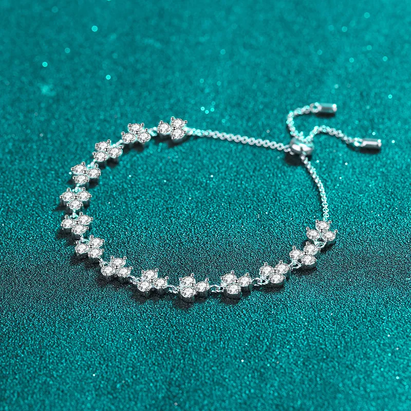 

4.2 Ct Moissanite S925 Sterling Silver Bracelets for Women Plated Pt950 Hollow Flowers Adjustable Lover's Gift Jewelry Wholesale