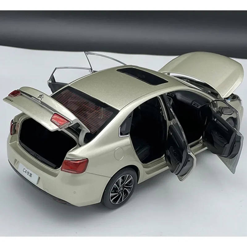1:18 CITROEN C4 Diecast รุ่นรถโลหะจําลองเด็กของขวัญของเล่นคอลเลกชัน