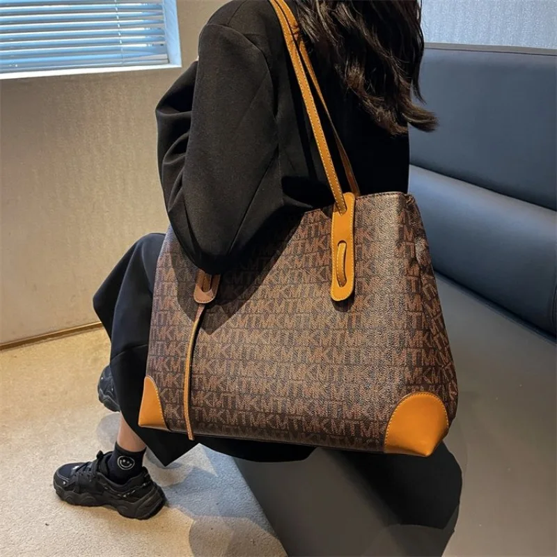 

Graceful Versatile Diaper Bag Crossbody Baby Care Work Meeting Exquisite Chic Sleek Effortless Elegant Organized Parenting