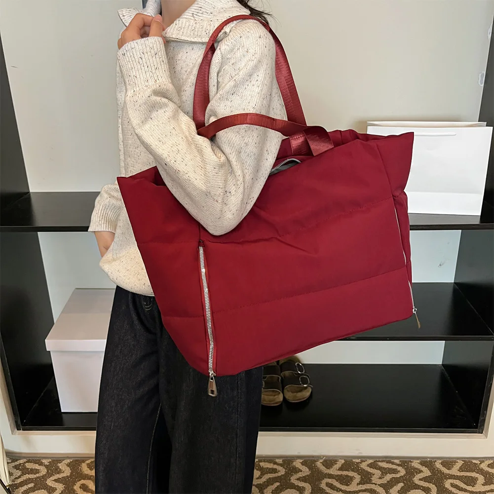 女性パファートートハンドバッグ大容量カジュアルパッド入りバッグ無地ふくらんショルダーバッグ女性旅行バッグ