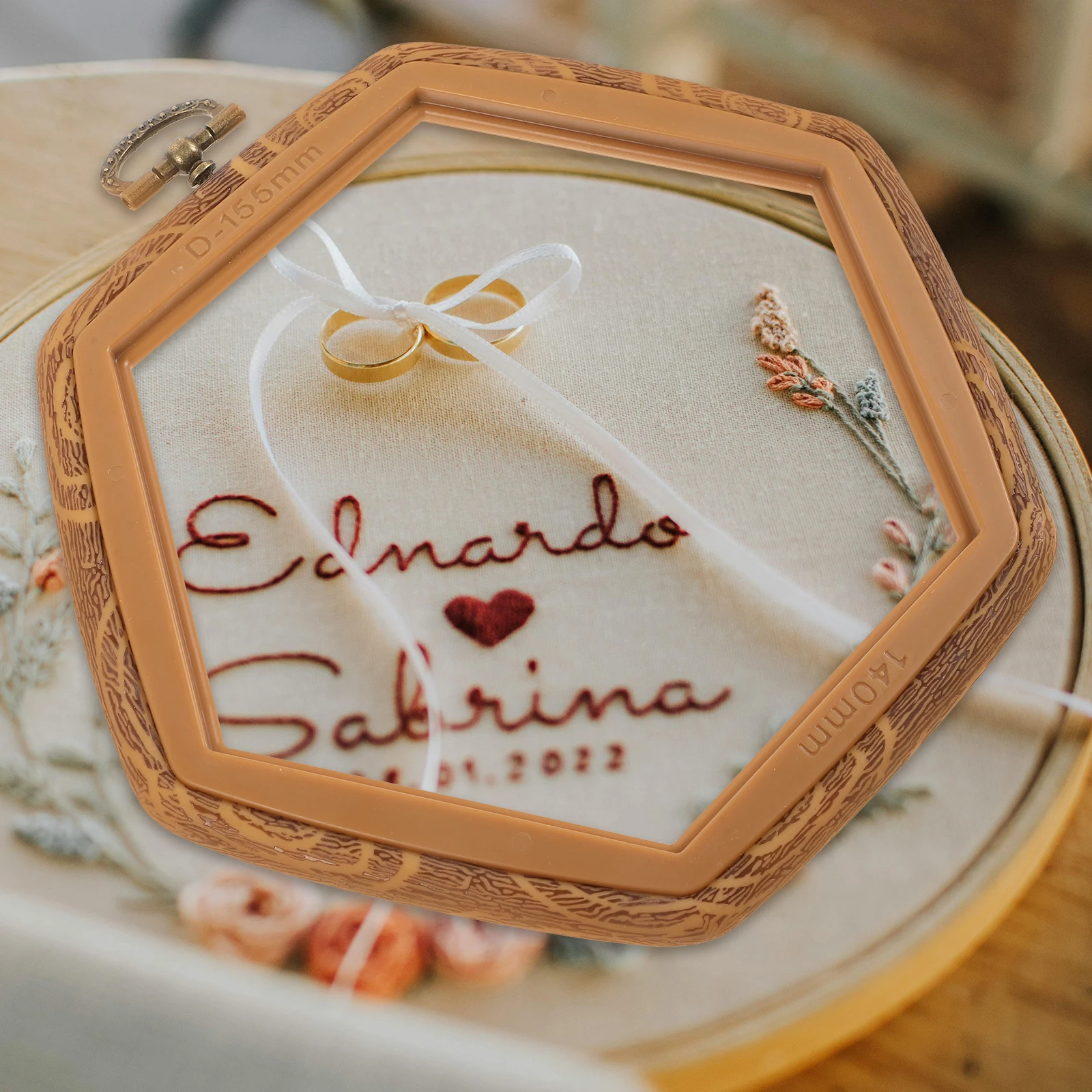 

3pcs Cross Embroidery Hoops Reusable Stitching Circles Craft Sewing Rings Vintage Style Embroidery Frames Durable Plastic Fabric