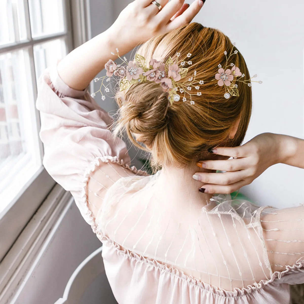 

4 шт., набор свадебных расчесок для волос со стразами и жемчугом, изысканный дизайн, вечерние свадебные аксессуары, розовый цвет, нежная красота