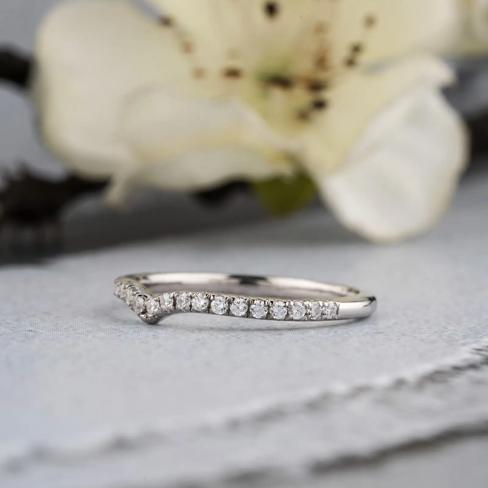 Round Cut V Shape Curved CVD HPHT Lab Grown Diamond DEF VS-VVS Eternity Bands Wedding Ring 14k White Gold 1.5MM Each Stone