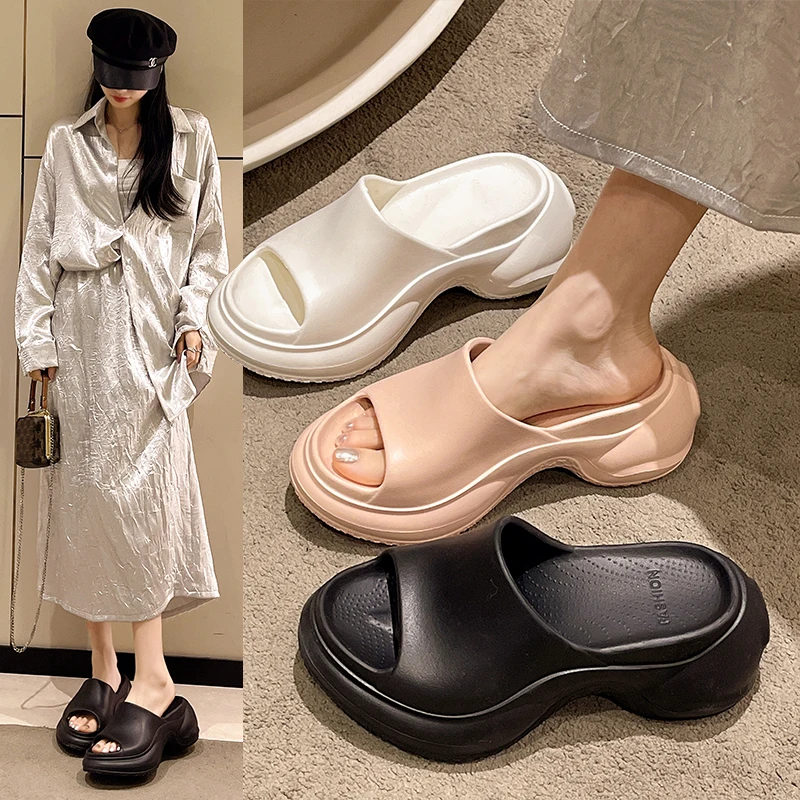 Thick soled slippers for women to wear in summer with high heels and sloping heels, showing foot length. 2024 new beach vacation