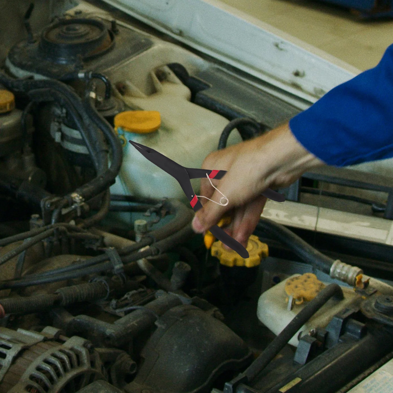 

Circlip Pliers 9 Inch Angled Head Ergonomic Snap Ring Pliers for Automotive Transmission Clutch Shaft Bearing Retaining Ring