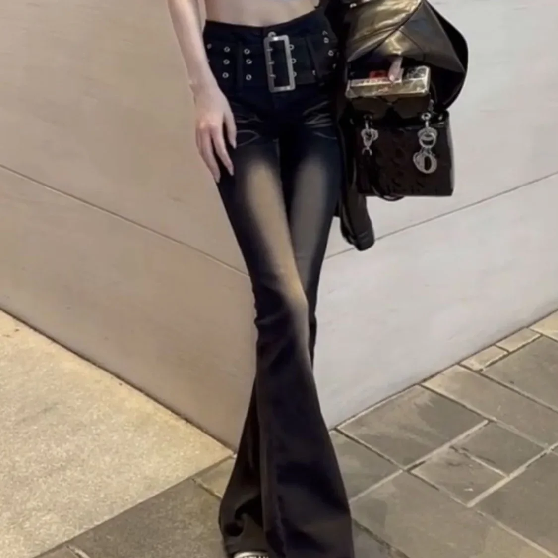 جينز نسائي عالي الخصر بجزء سفلي متدرج اللون مرن بطول الأرض بنطال جينز بنمط عتيق وسط الخصر مضيئة الساق