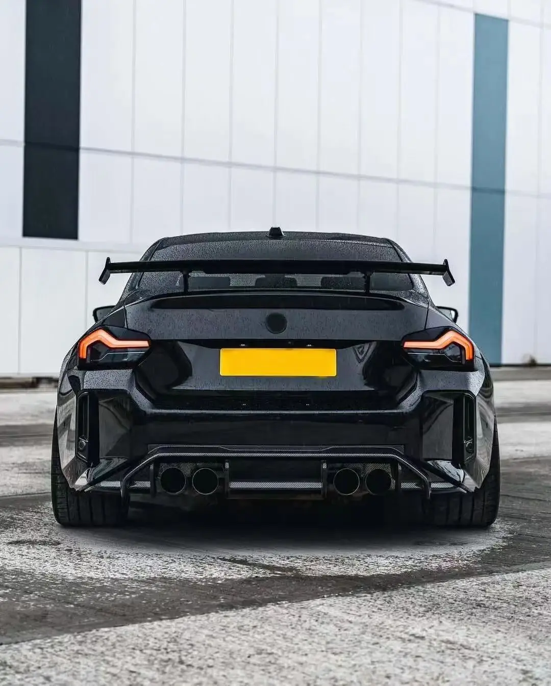 تعديل وترقية سلسلة BMW 3: غطاء صندوق السيارة من ألياف الكربون، المصدات، المصدات الأمامية والخلفية، الجناح، والناشر.