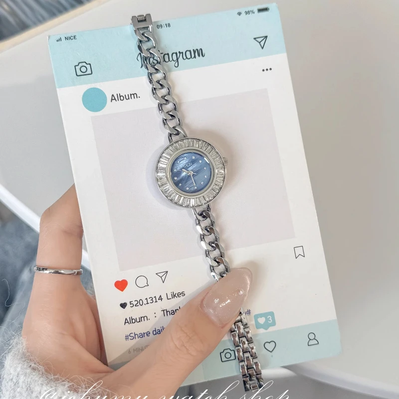 2025 Women Watch Light Luxury Brand Diamond Bracelet Watch Exquisite High end Ladies Fashion Quartz Wristwatches reloj de mujer