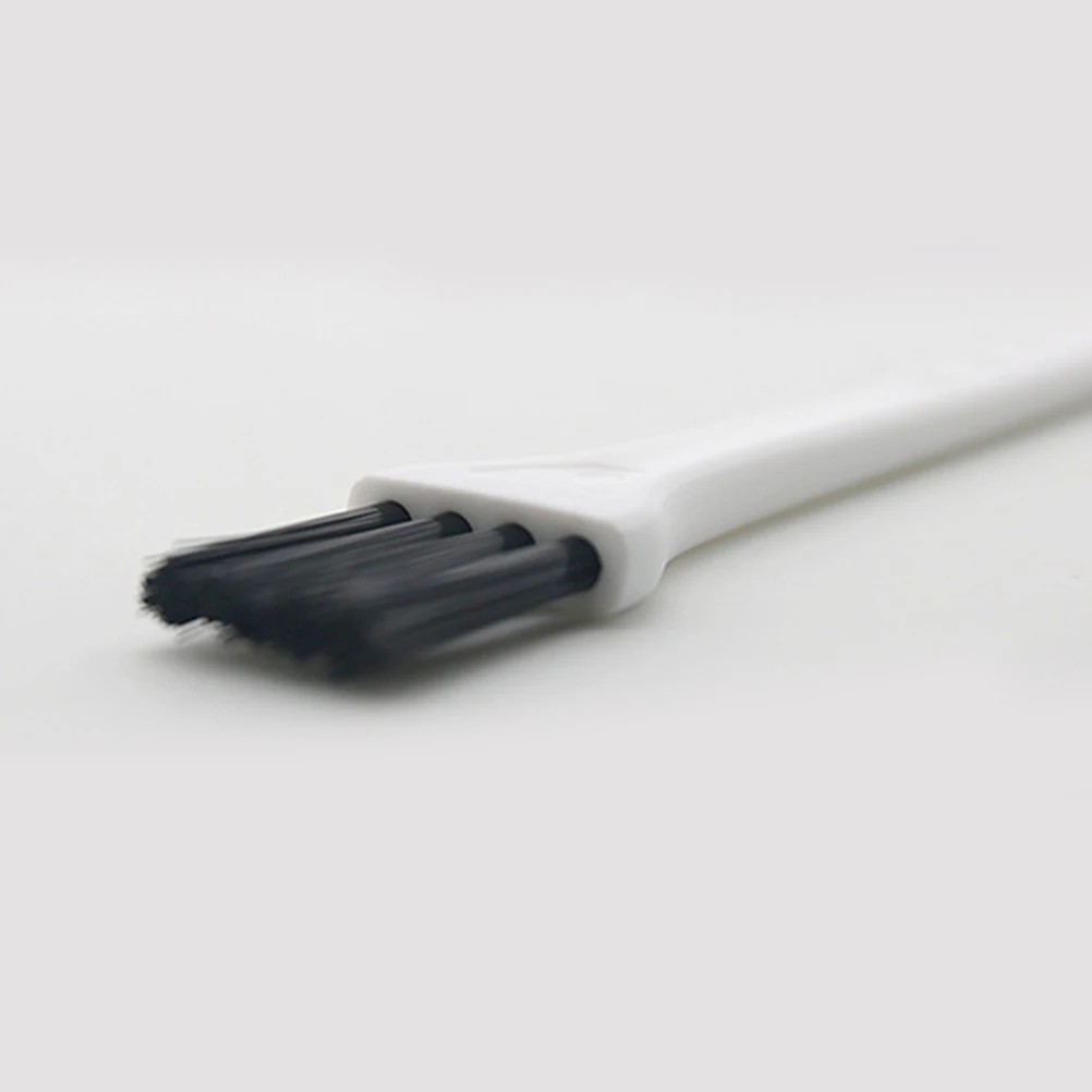 

Anti Static White Portable Plastic Handle Nylon Cleaning Keyboard Brush for Computer and Small Spaces