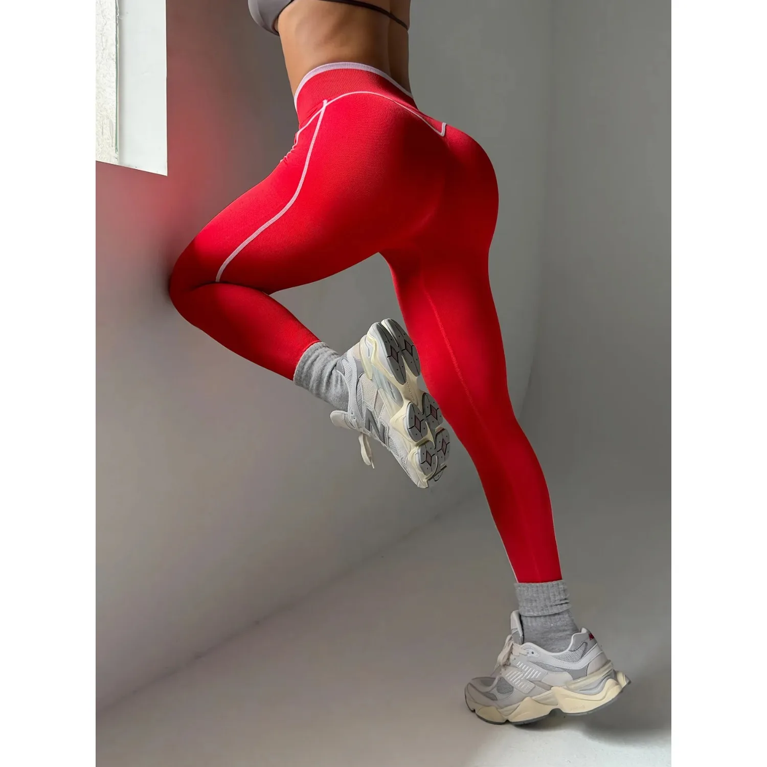 

New Seamless Striped Yoga Pants Knitted High Waisted Hip Lifting Tight Fitting Gym Pants Running Exercise Yoga Leggings