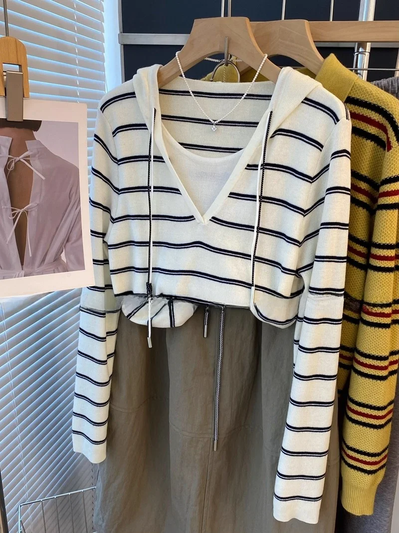

Женский вязаный топ оверсайз в полоску с капюшоном, корейский стиль, высокое качество, для ранней осени и весны, свободный крой