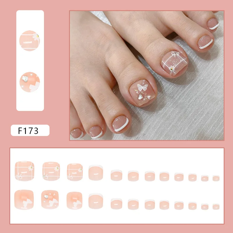 24 Stück Zehennägel zum Aufdrücken – verträumtes weißes Design mit Schmetterlingen, Blumen, Herzen, Strasssteinen und Perlen