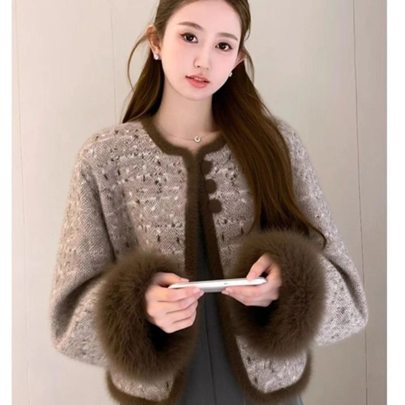 

2025 Spring Fall Women Elegant Patchwork Knitted Wool Cardigan Coat , Woman Fashion Artifical Fur Woolen Knitting Coats