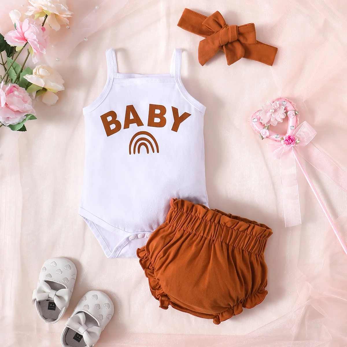 

Summer Baby Girl Letter Graphic Cami Bodysuit & Paperbag Waist Shorts & Headband