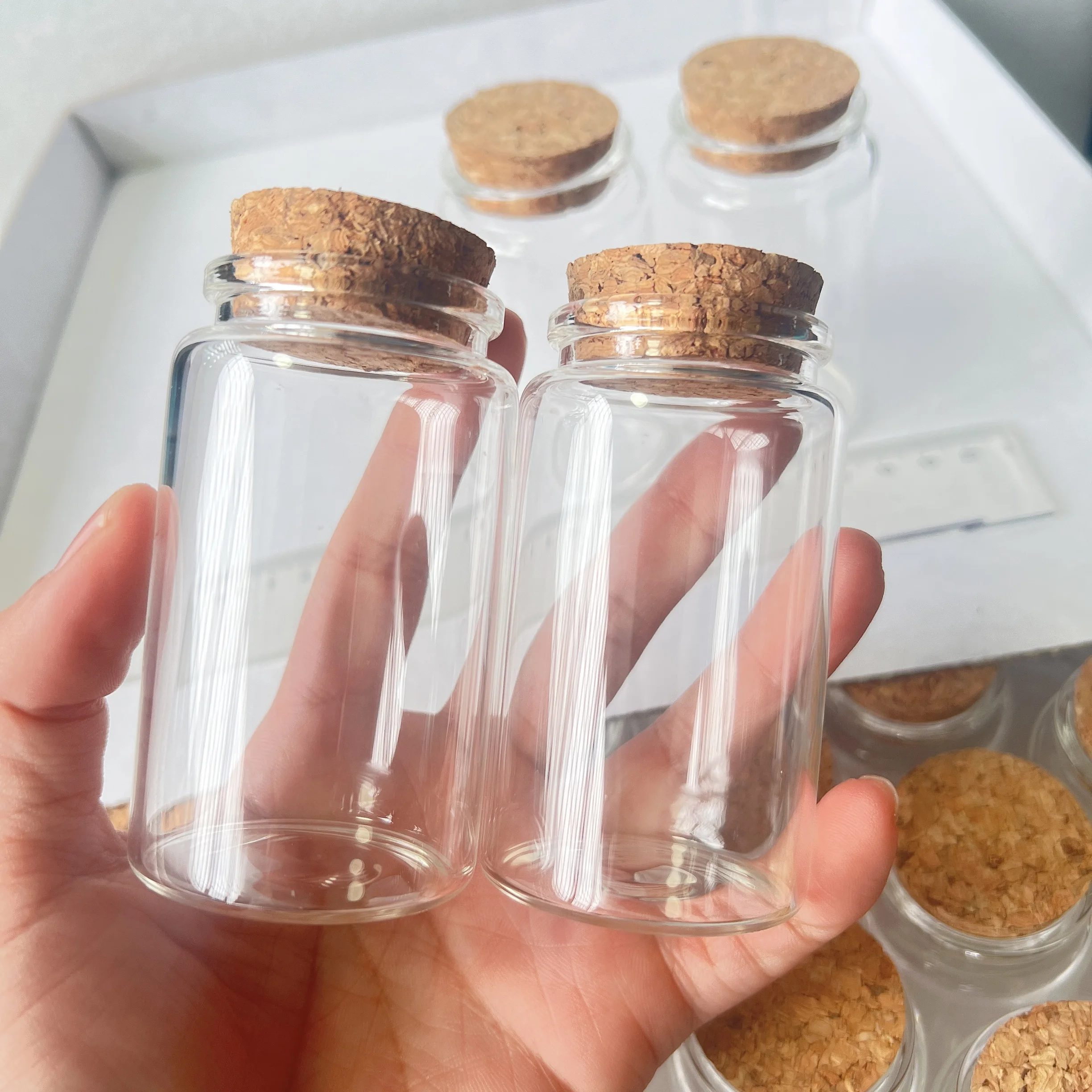 6 szt. Szklanych Butelek na Drażetki 90ml z Korkiem 33×47×80mm Puste Szklane Słoiki na Cukierki Butelki na Zanurzenie Pojemniki na Nasiona Kawy